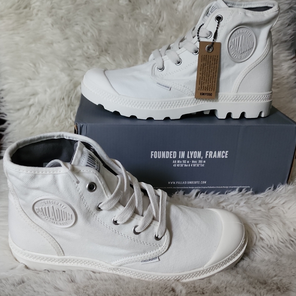 NWT. 9W. Palladium Pampa Hi Star White High-Top Sneakers Canvas Rubber Sole.